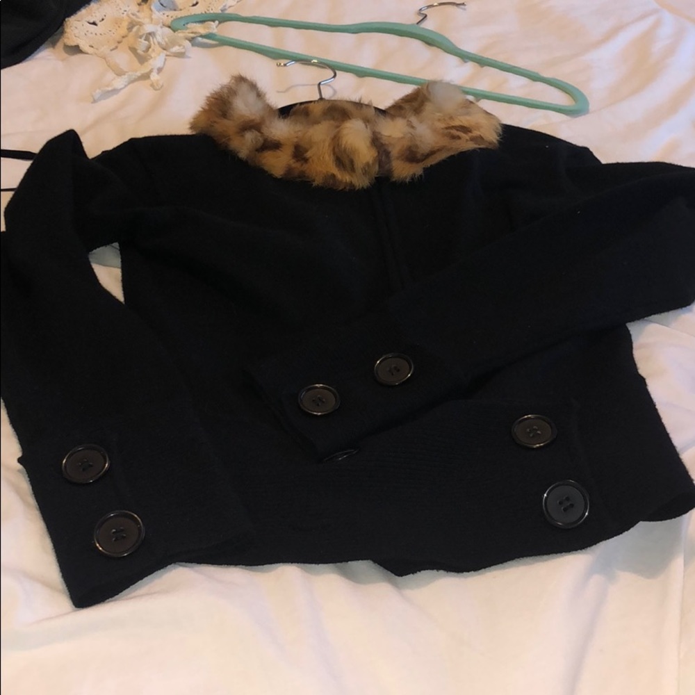 Zip up sweater with fur collar